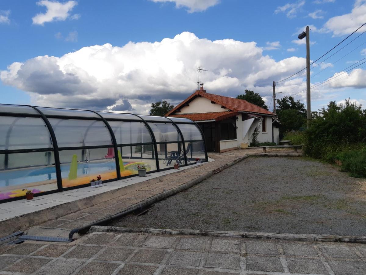 Maison A La Campagne Avec Piscine Flayat Exteriör bild